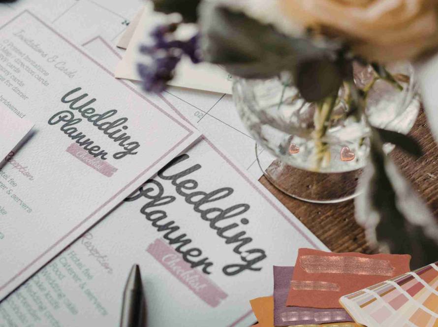 find the best wedding venues in Pittsburgh with a wedding planning checklist