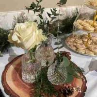 floral-pine-tabletop-decor rustic floral tabletop decor for wedding